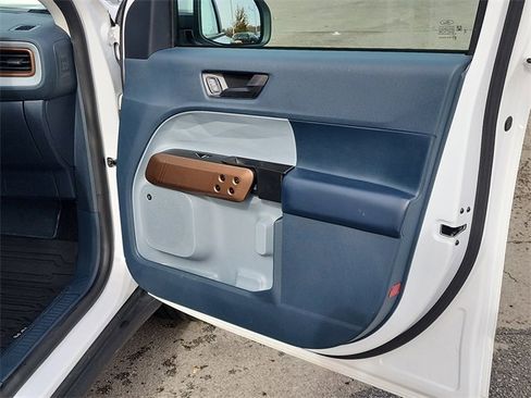 Used 2023 Ford Maverick Lariat w/ Lariat Luxury Package image 17