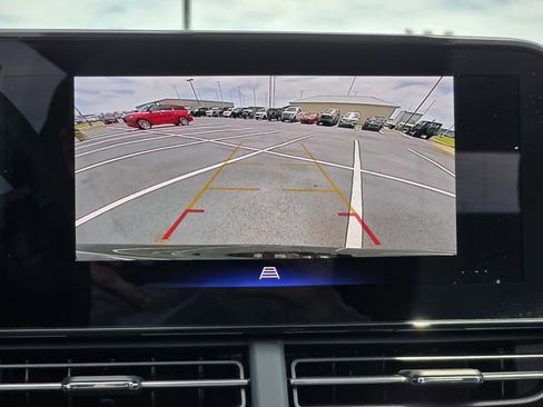 Used 2025 Chevrolet Trax LT FWD image 11