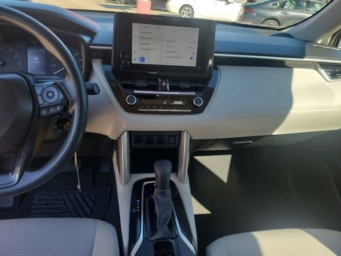 Certified 2024 Toyota Corolla Cross L image 18