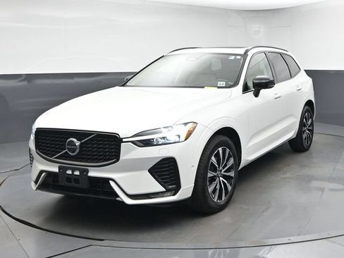 Used 2024 Volvo XC60 B5 Plus w/ Protection Package Premier AWD/4WD image 3