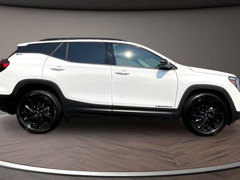 Used 2023 GMC Terrain SLT w/ Elevation Edition FWD image 10