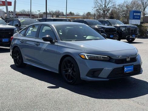 Used 2023 Honda Civic Sport image 1