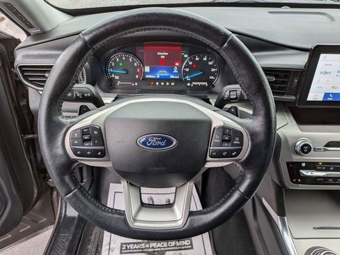 Certified 2021 Ford Explorer XLT w/ Equipment Group 202A AWD/4WD image 9