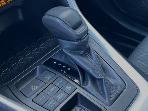 Certified 2022 Toyota RAV4 XLE AWD/4WD image 18