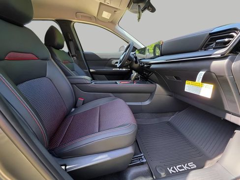 Used 2025 Nissan Kicks SR AWD/4WD image 10