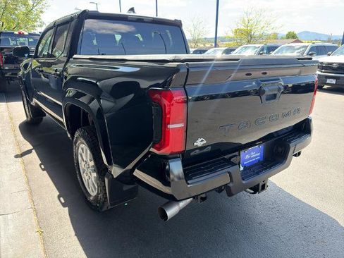 Used 2025 Toyota Tacoma SR5 AWD/4WD image 13