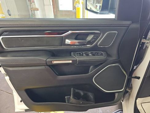 Used 2022 RAM 1500 Laramie AWD/4WD image 8