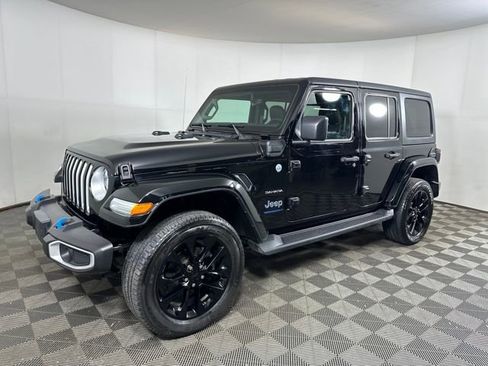Used 2023 Jeep Wrangler Unlimited Sahara w/ Cold Weather Group image 7