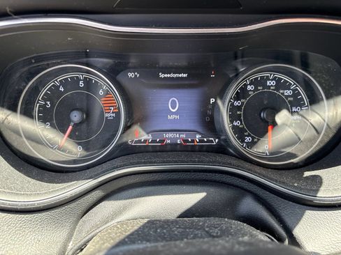 Used 2019 Jeep Cherokee Limited FWD image 10