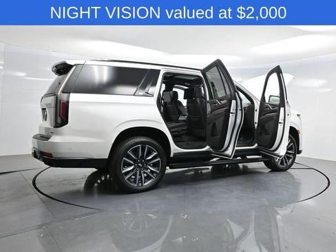 Used 2023 Cadillac Escalade Sport Platinum AWD/4WD image 4