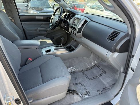 Used 2011 Toyota Tacoma 4x4 Double Cab w/ TRD Off-Road Pkg image 9
