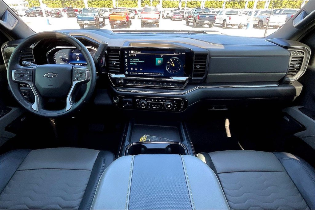 Used 2025 Chevrolet Silverado 2500 ZR2 w/ Technology Package AWD/4WD image 5