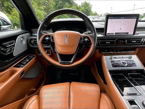 Used 2020 Lincoln Aviator Black Label Grand Touring AWD/4WD image 5