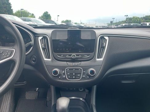 Used 2022 Chevrolet Malibu LT FWD image 25