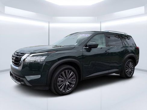 Used 2024 Nissan Pathfinder SL w/ SL Premium Package AWD/4WD image 7