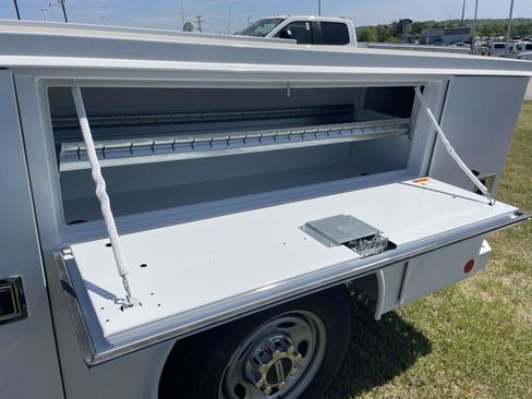 New 2026 Ford F250 XL w/ XL Chrome Package RWD image 17