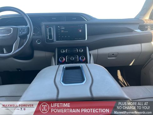 Used 2022 GMC Yukon XL Denali w/ Advanced Technology Package image 3