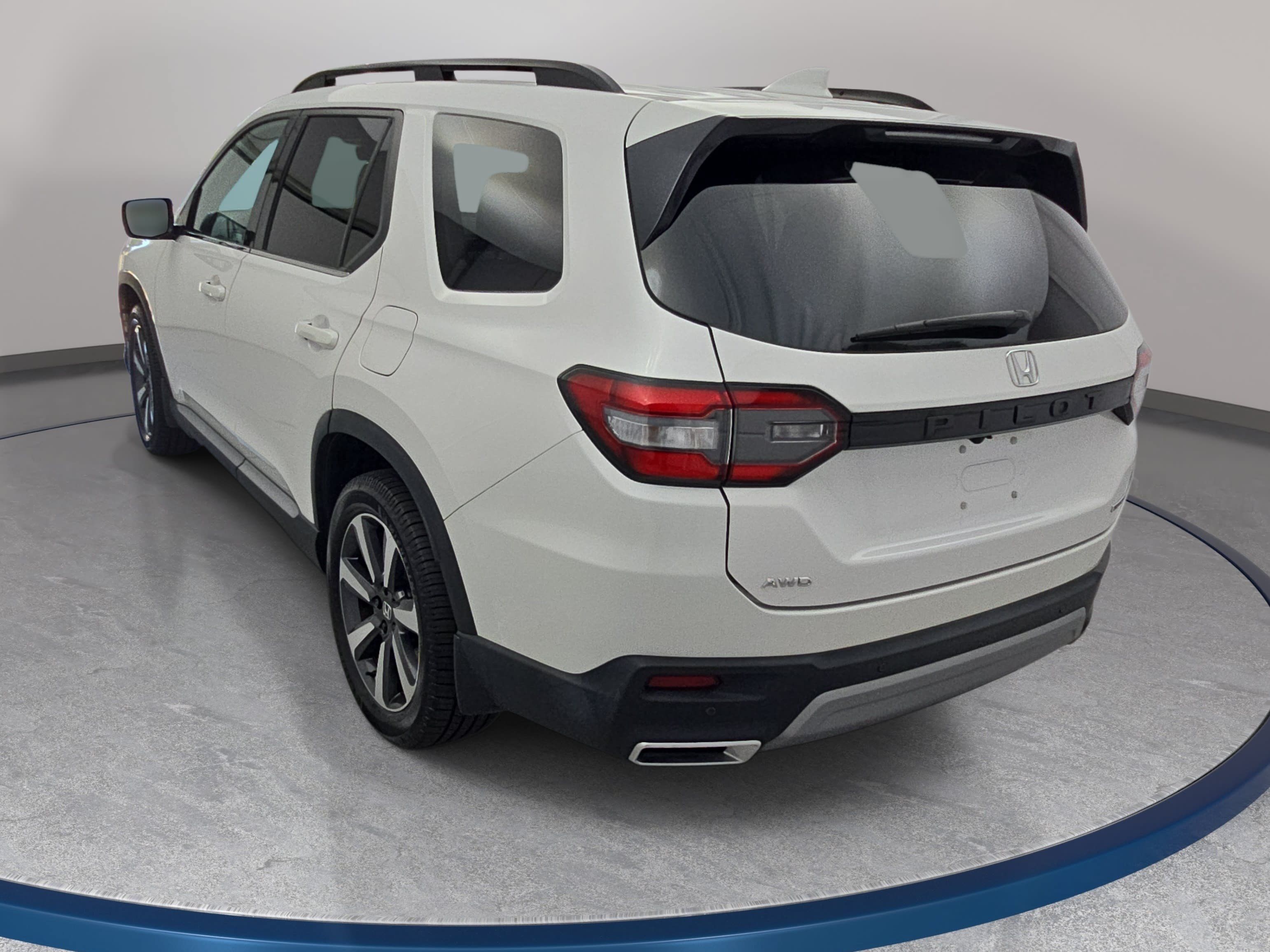 Certified 2024 Honda Pilot Touring image 7