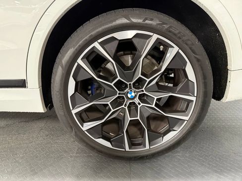 Used 2024 BMW X7 xDrive40i w/ M Sport Package AWD/4WD image 7