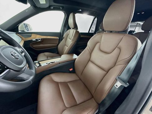 Used 2024 Volvo XC90 T8 Plus w/ Protection Package Premier AWD/4WD image 5