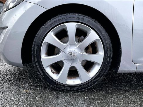 Used 2012 Hyundai Elantra Limited w/ Technology Pkg 5 image 9