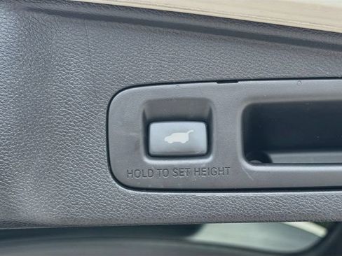 Used 2019 Honda CR-V Touring image 14