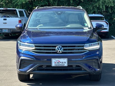 Used 2023 Volkswagen Tiguan SE AWD/4WD image 9