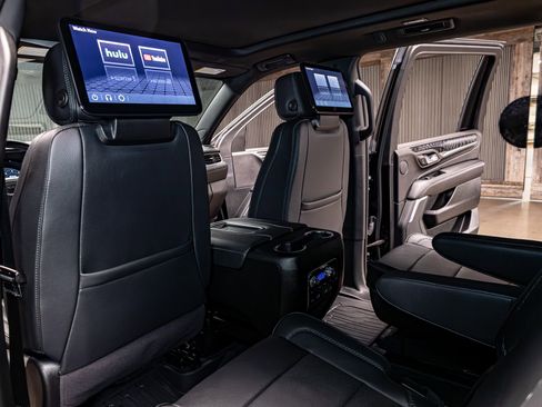 Used 2024 GMC Yukon XL Denali w/ Denali Reserve Package image 22