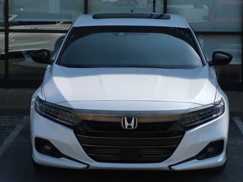 Used 2022 Honda Accord Sport image 4