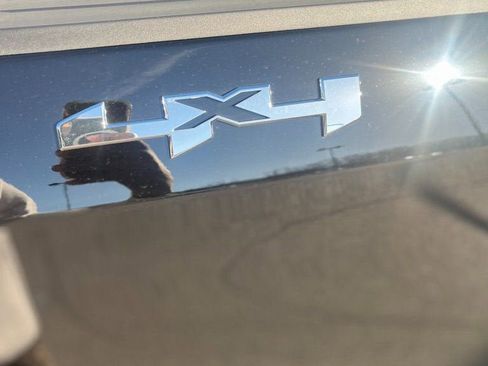 New 2025 GMC Sierra 1500 Elevation image 29