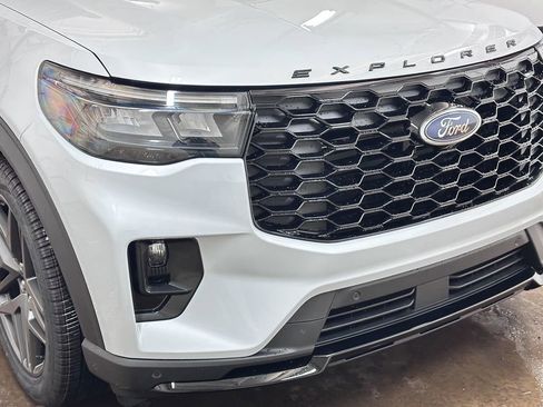 New 2026 Ford Explorer ST-Line w/ ST-Line Street Pack image 12