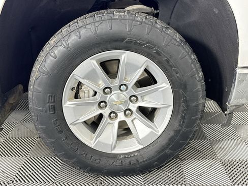 Used 2023 Chevrolet Silverado 1500 LT AWD/4WD image 42