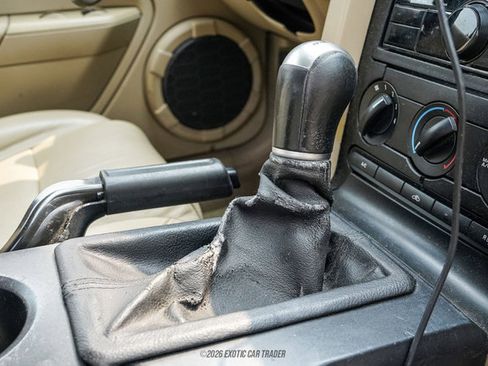Used 2005 Ford Mustang Convertible RWD image 37