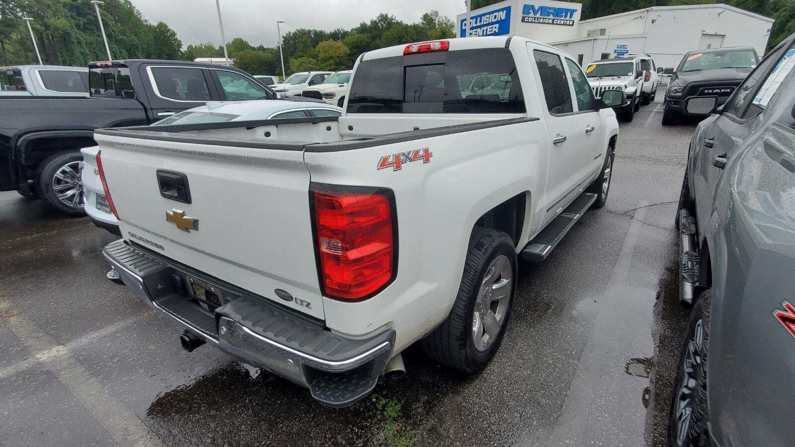 Used 2015 Chevrolet Silverado 1500 LTZ w/ LTZ Plus Package AWD/4WD image 9