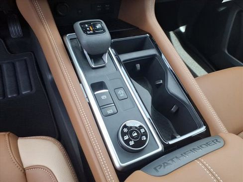 New 2026 Nissan Pathfinder Platinum AWD/4WD image 9