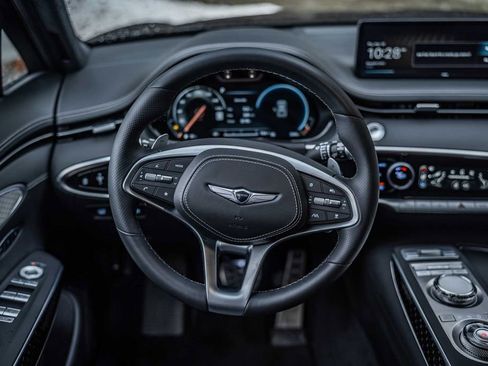 Used 2025 Genesis GV70 3.5T Sport w/ Sport Prestige Package image 25