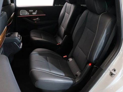 Used 2024 Mercedes-Benz GLS 580 4MATIC image 12