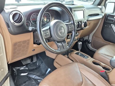 Used 2018 Jeep Wrangler Unlimited Sahara w/ Max Tow Package AWD/4WD image 10