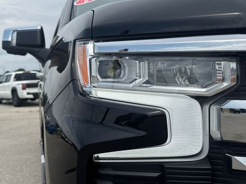 Used 2023 Chevrolet Silverado 1500 LTZ AWD/4WD image 12