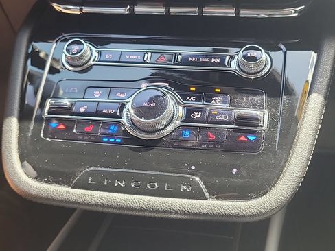 Used 2020 Lincoln Corsair FWD image 25