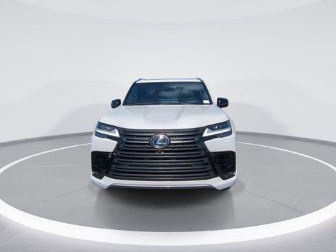 Used 2024 Lexus LX 600 4WD w/ Appearance Package image 3