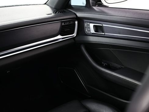 Used 2022 Porsche Panamera image 30