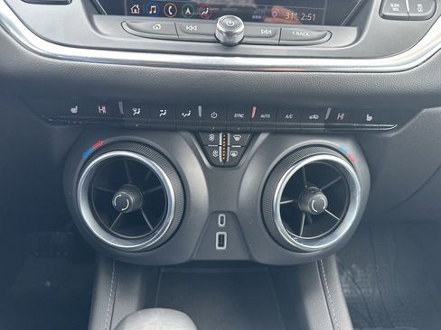 Used 2019 Chevrolet Blazer LT w/ Sun and Wheels Package image 4