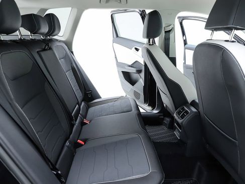 New 2026 Volkswagen Taos SE FWD image 36