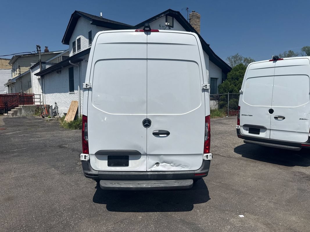 Used 2020 Mercedes-Benz Sprinter 2500 w/ Driver Convenience Package image 5