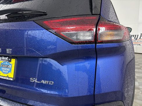 Used 2023 Nissan Rogue SL w/ SL Premium Package image 35