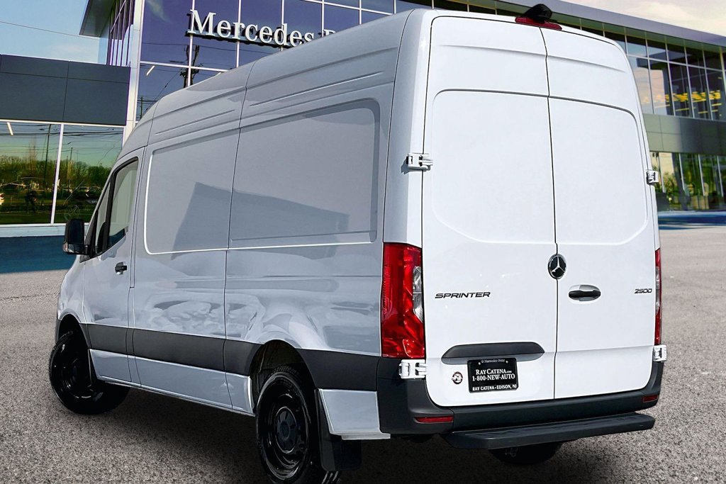 Used 2026 Mercedes-Benz Sprinter 2500 image 2