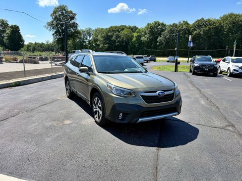 Used 2022 Subaru Outback Limited AWD/4WD image 3