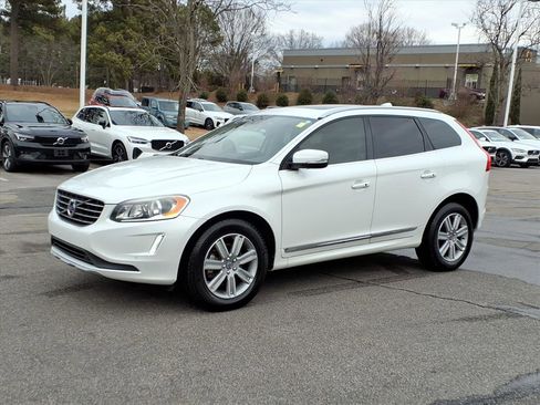 Used 2017 Volvo XC60 T5 Inscription w/ Preferred Option Package image 9