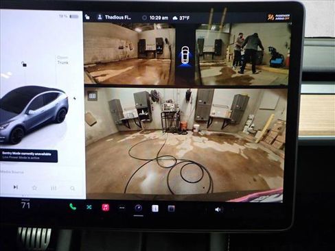 Used 2024 Tesla Model Y Performance image 22